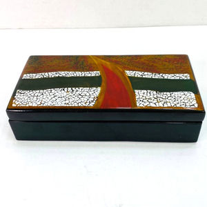 Vintage Black Lacquered Vanity Trinket Box w/Modern Design Lid